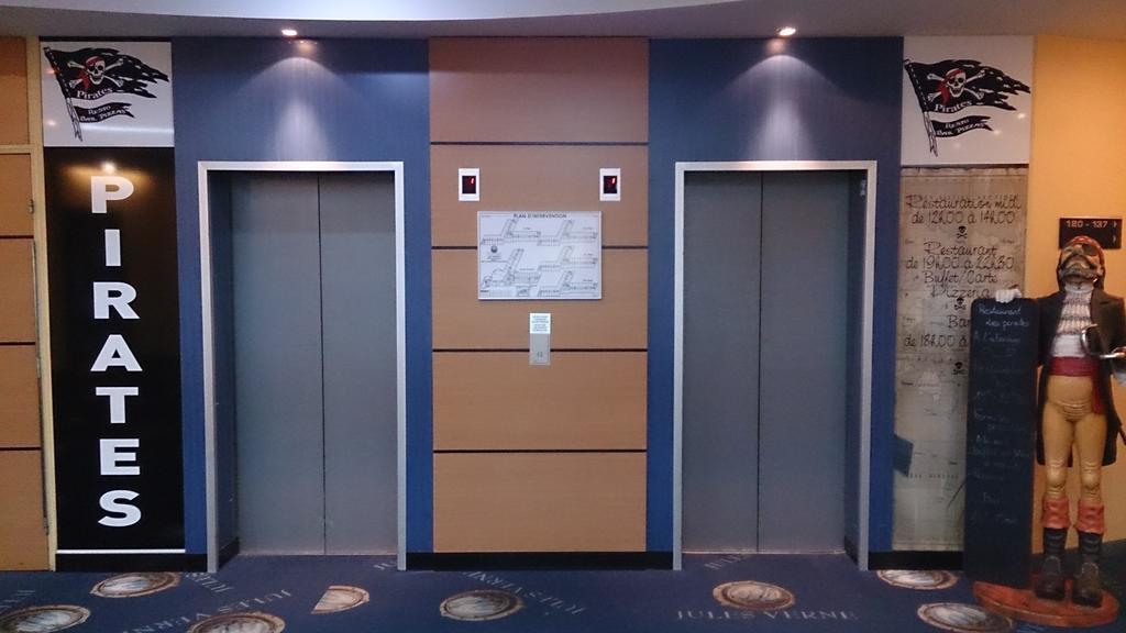 Hotel Du Parc - Pirates Chasseneuil-du-Poitou Exteriör bild