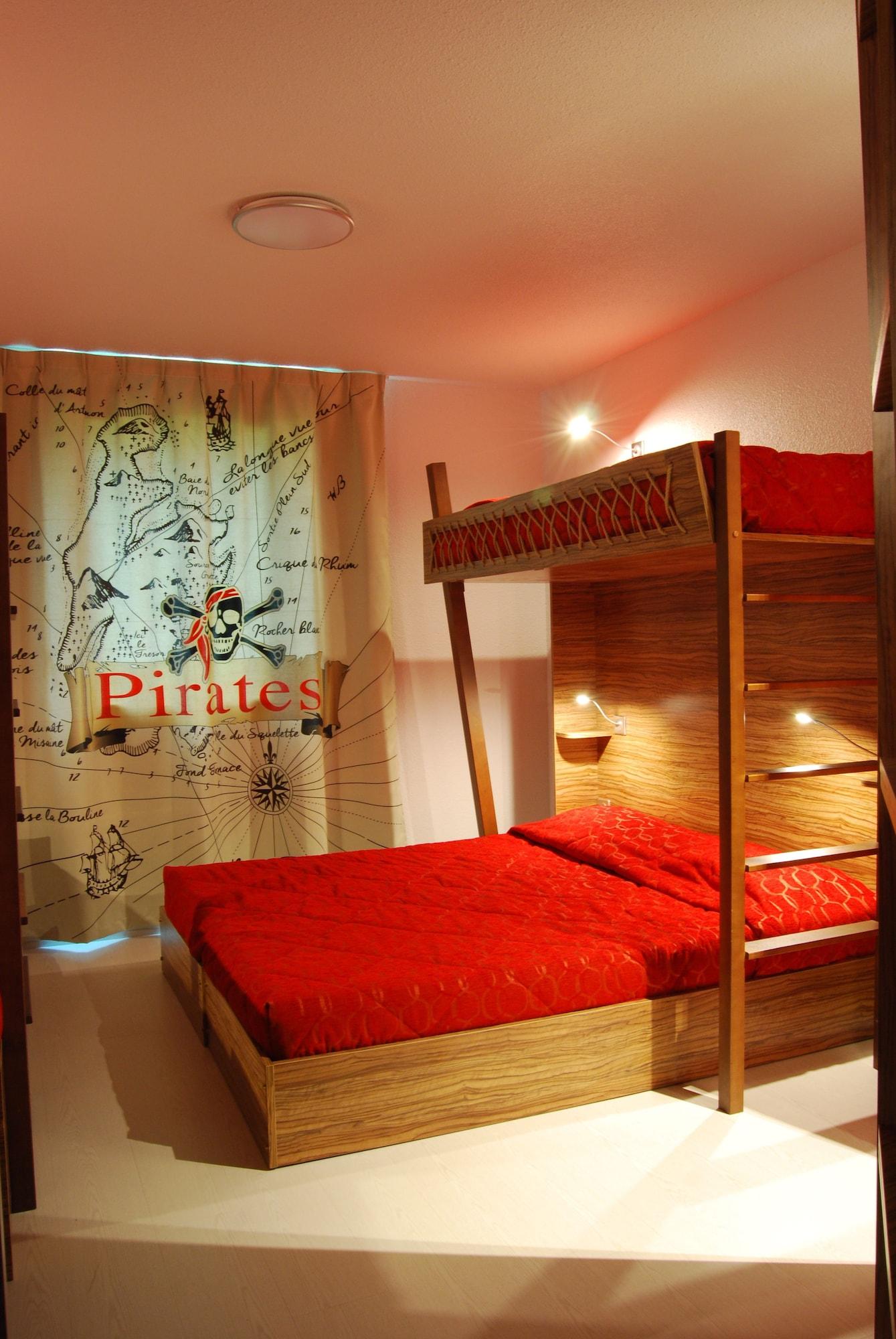 Hotel Du Parc - Pirates Chasseneuil-du-Poitou Exteriör bild