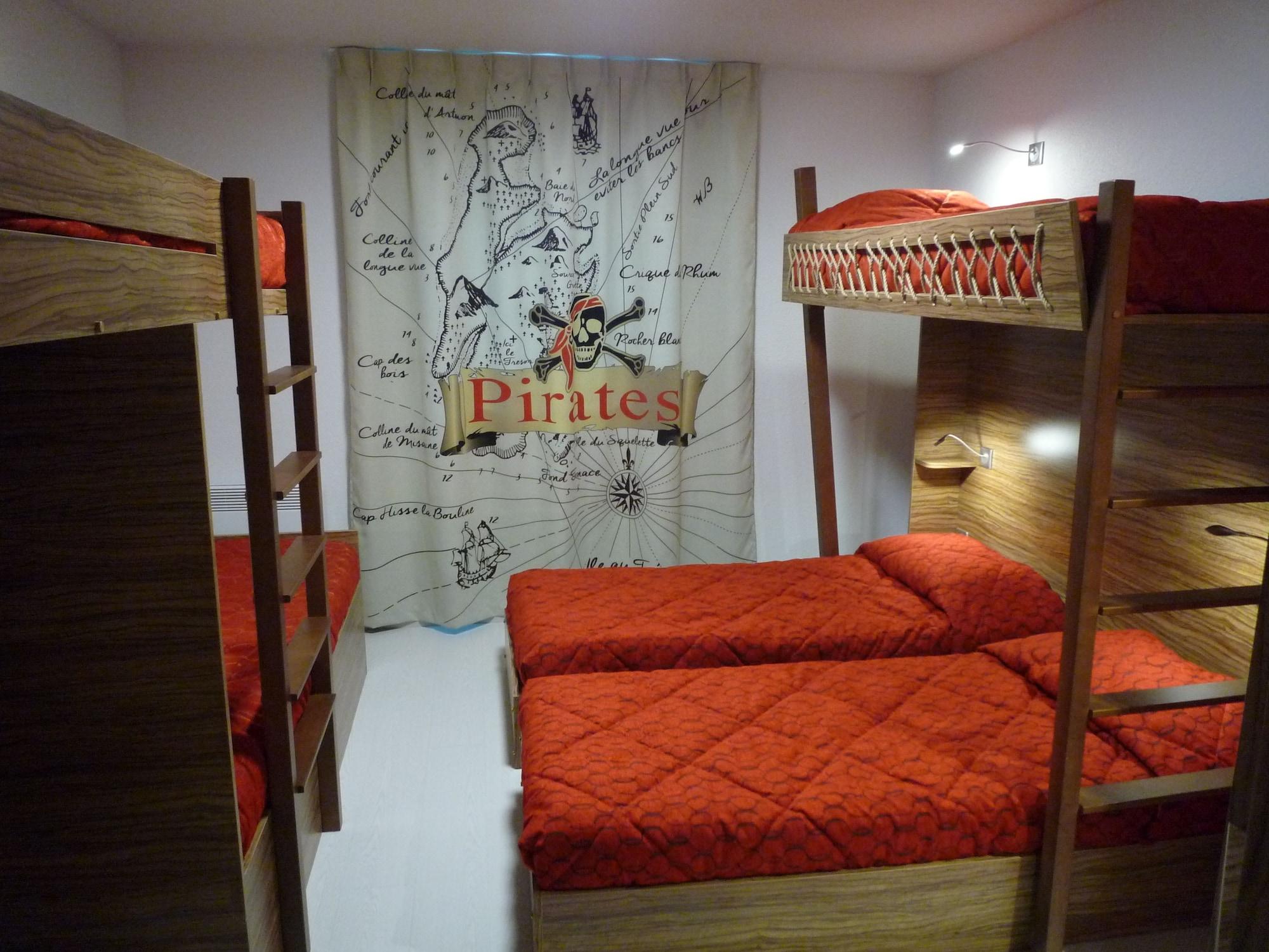 Hotel Du Parc - Pirates Chasseneuil-du-Poitou Exteriör bild